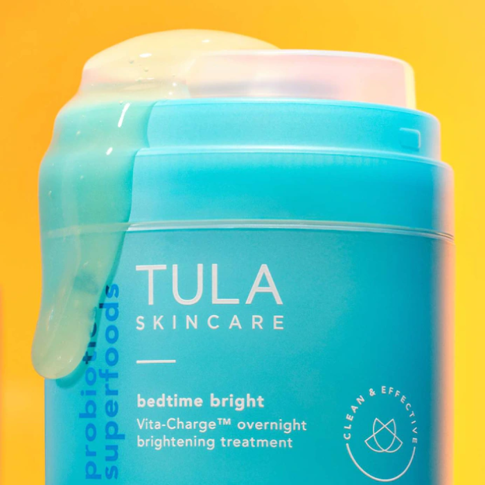 Mini Bedtime Bright™ Vita-charge™ Tratamiento iluminador nocturno con niacinamida y vitamina C