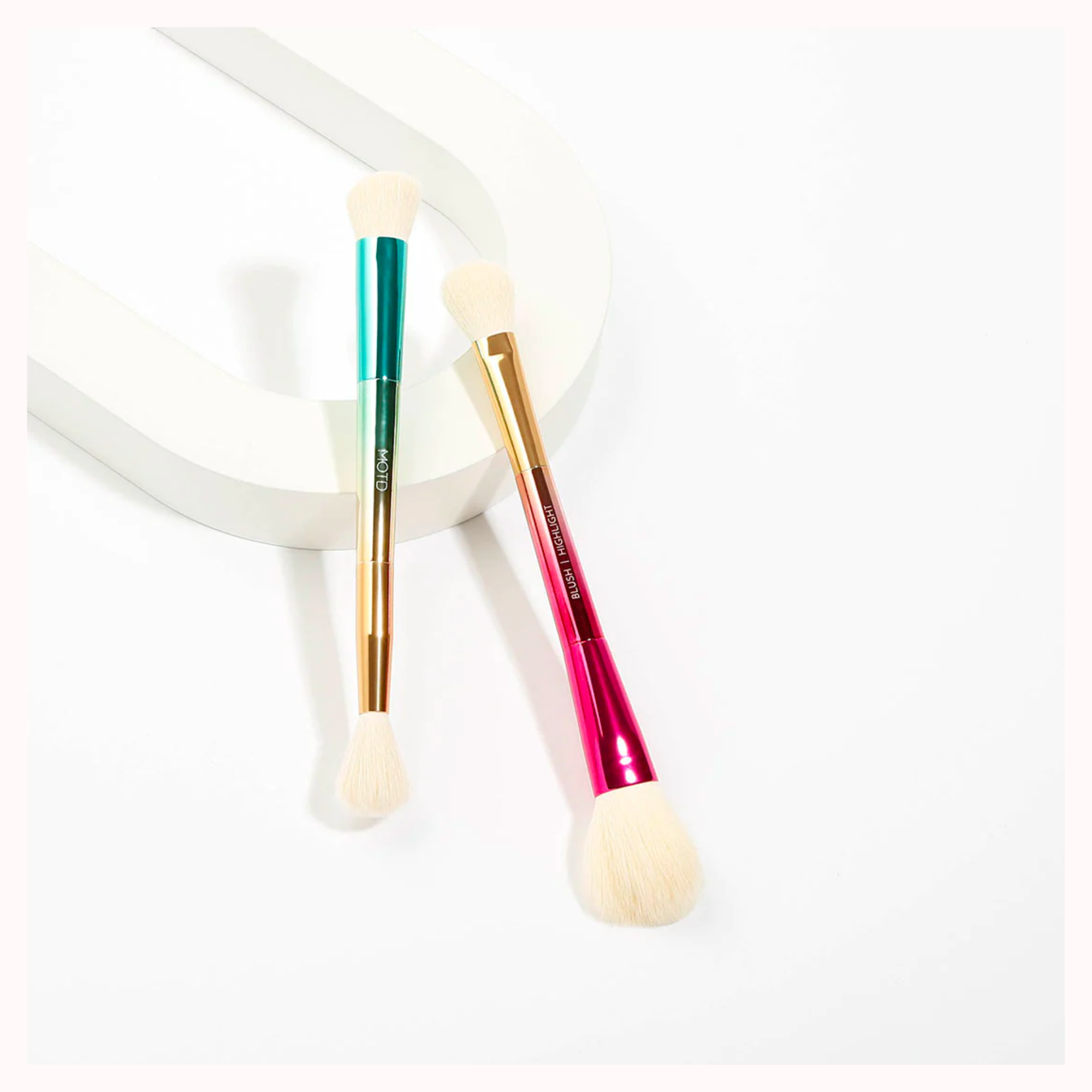 Party Of Two Dual Ended Face Brush Set