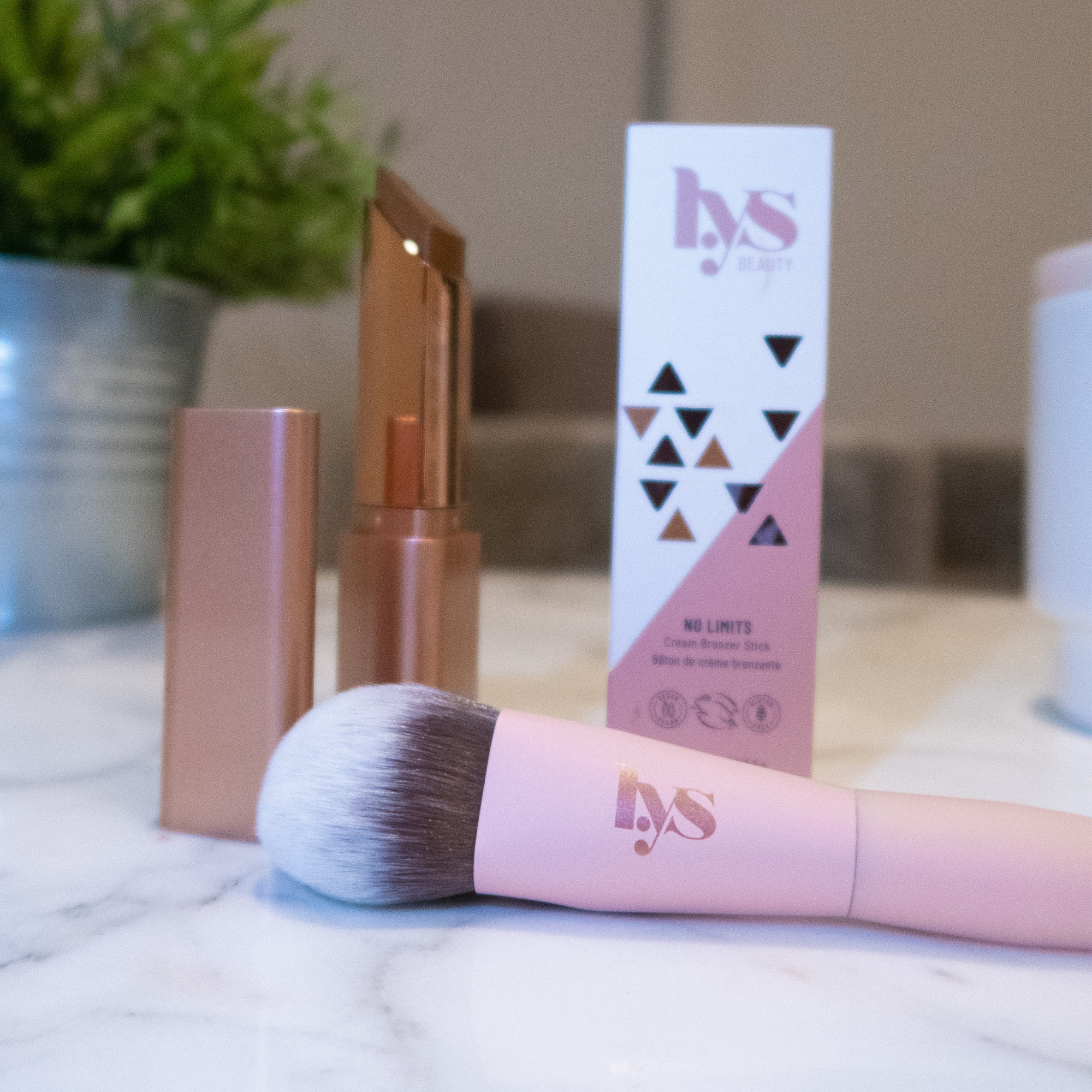 DÚO DE BROCHAS (BASE Y CONTORNO/BRONZER)