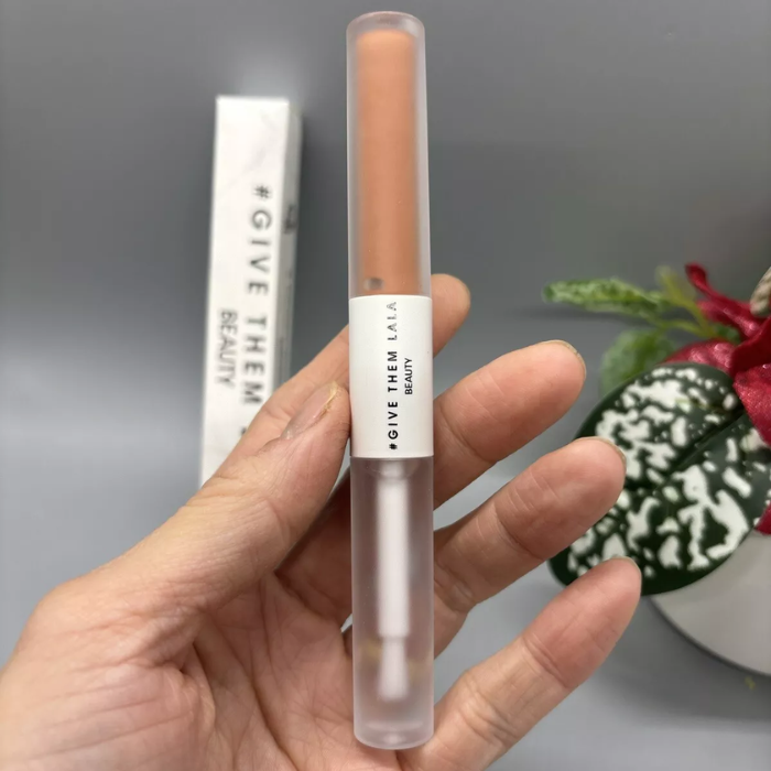 Give Them Lala Beauty Matte + Moisture Lip Wand Barra De Labios Mate + Humectante