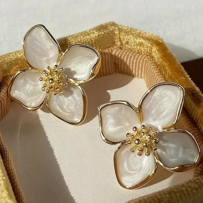 Aretes De Flores En Resina Aguja Del Oído: Acero Inoxidable