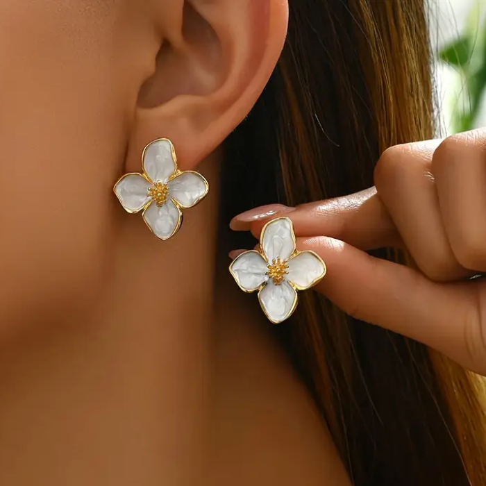 Aretes De Flores En Resina Aguja Del Oído: Acero Inoxidable
