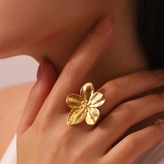 Anillo Abierto Con Diseño De Flor Chapado En Oro De 18 Quilates