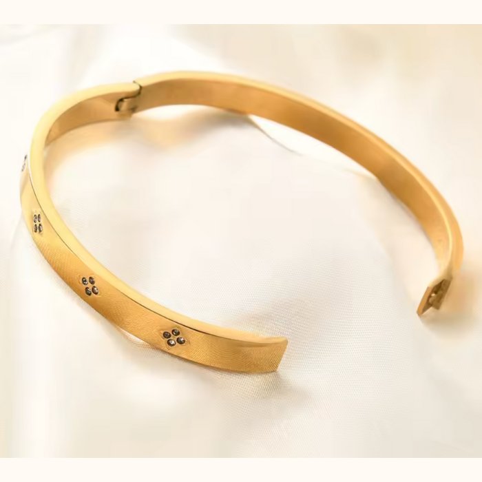 Brazalete Trébol de Acero Inoxidable Chapado en Oro de 18 quilates