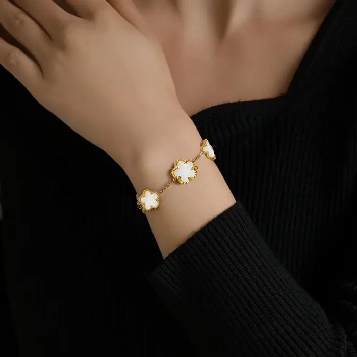Pulsera De Acero Inoxidable De Lujo Con Forma De Flor De Cinco Pétalos