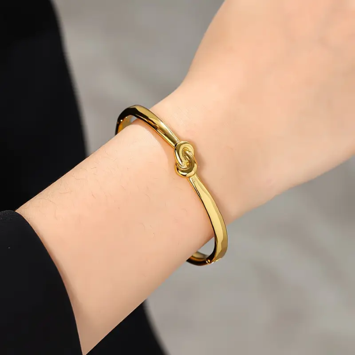 Pulsera Nudo de Acero Inoxidable chapada en oro 14K