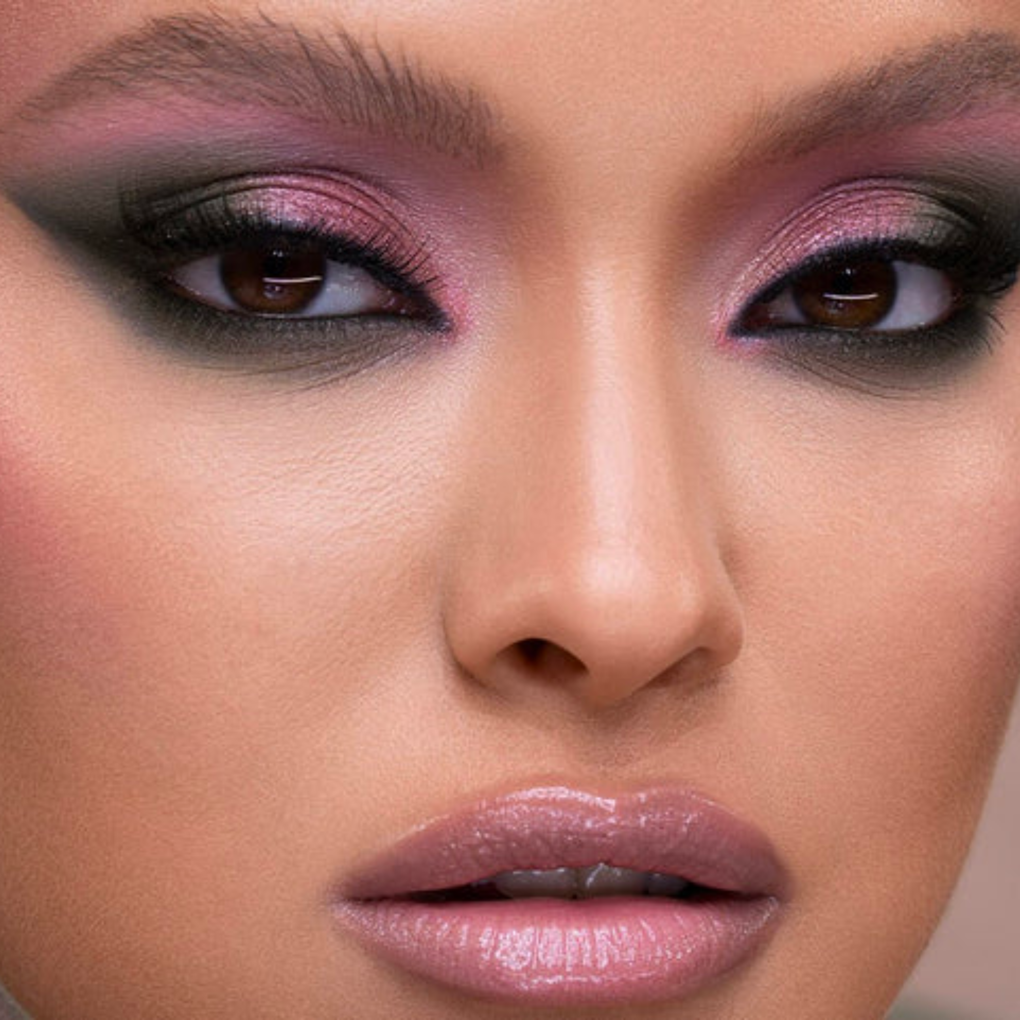 RETRO GLAM EYESHADOW PALETTE