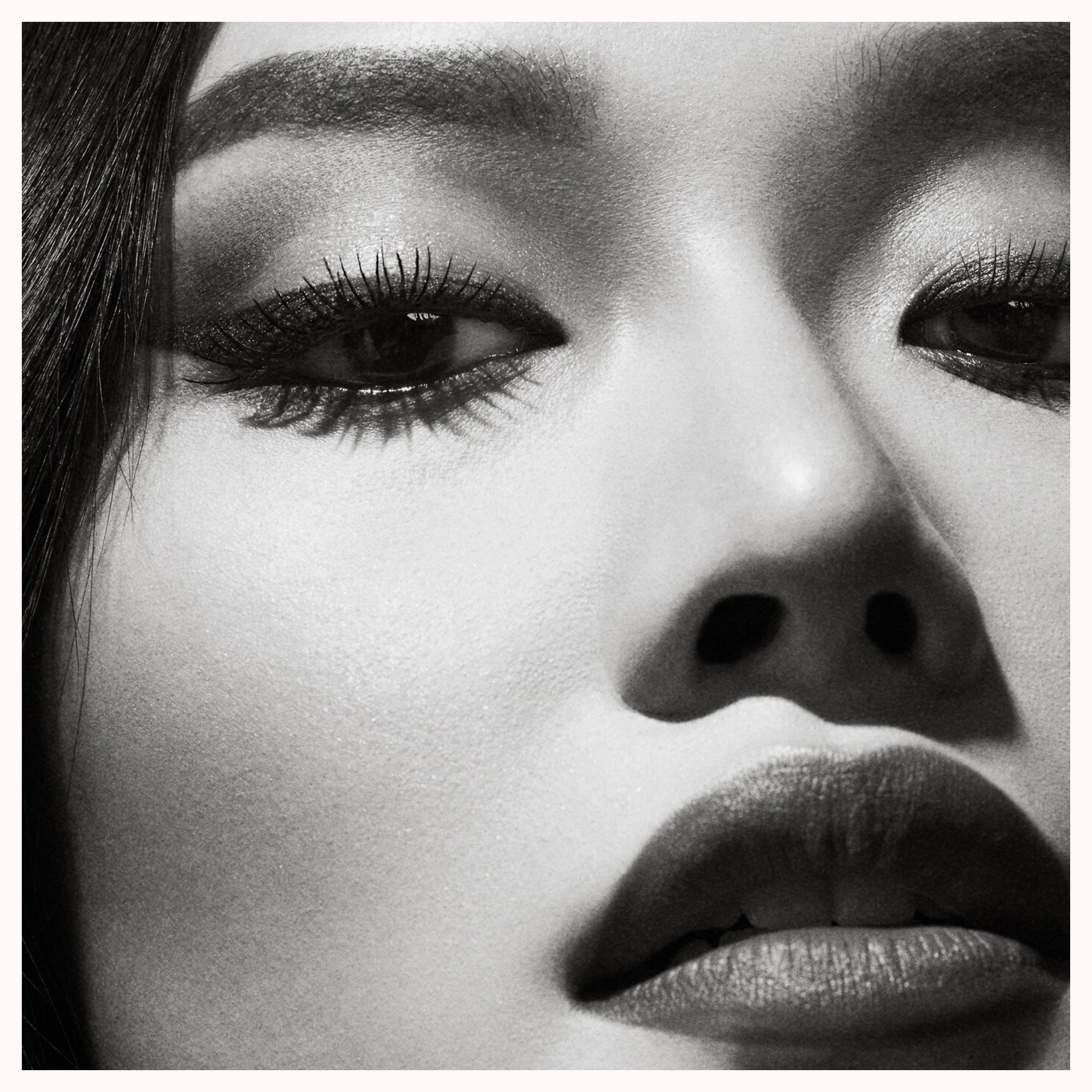 Full Frontal Volume, Lift & Curl Mascara