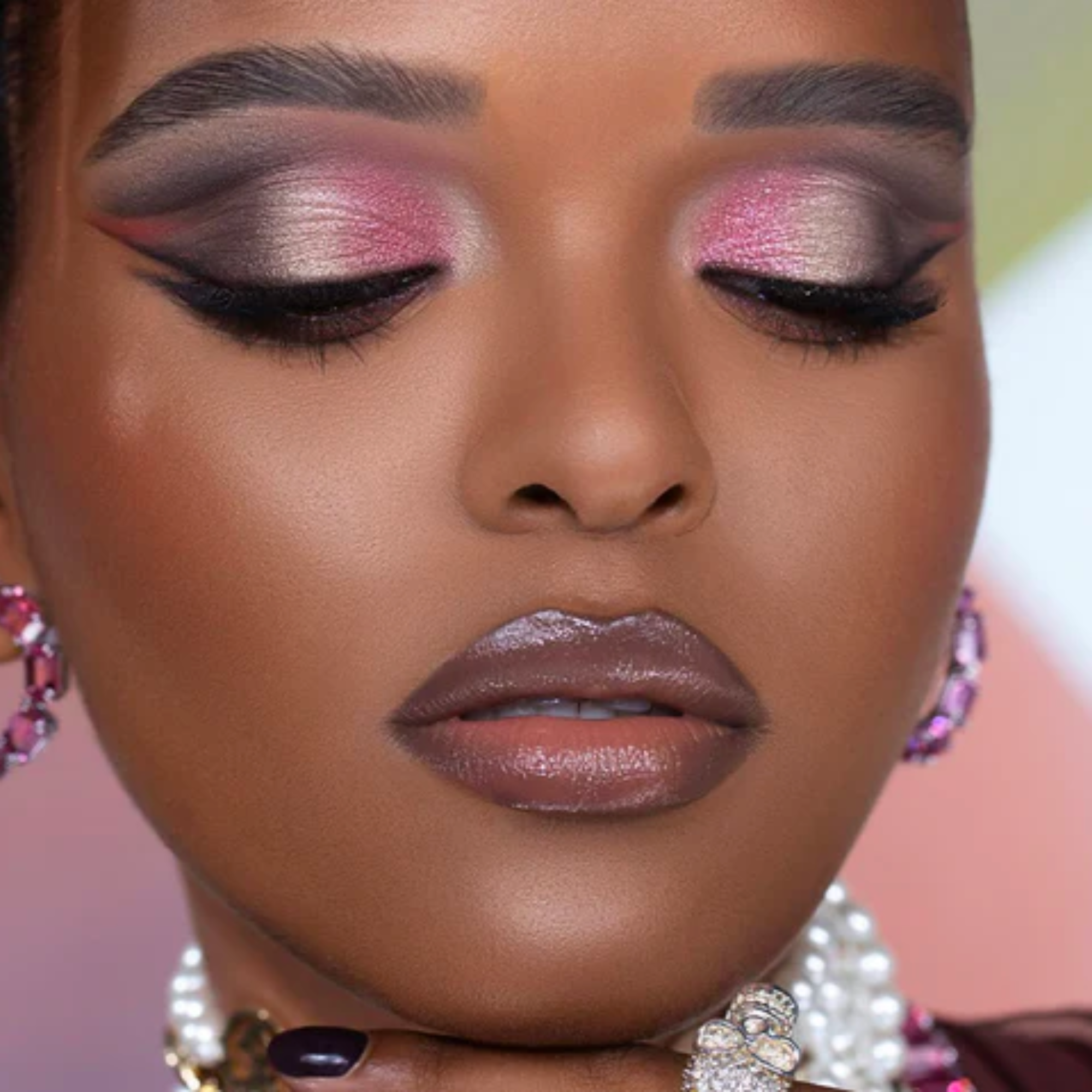 RETRO GLAM EYESHADOW PALETTE