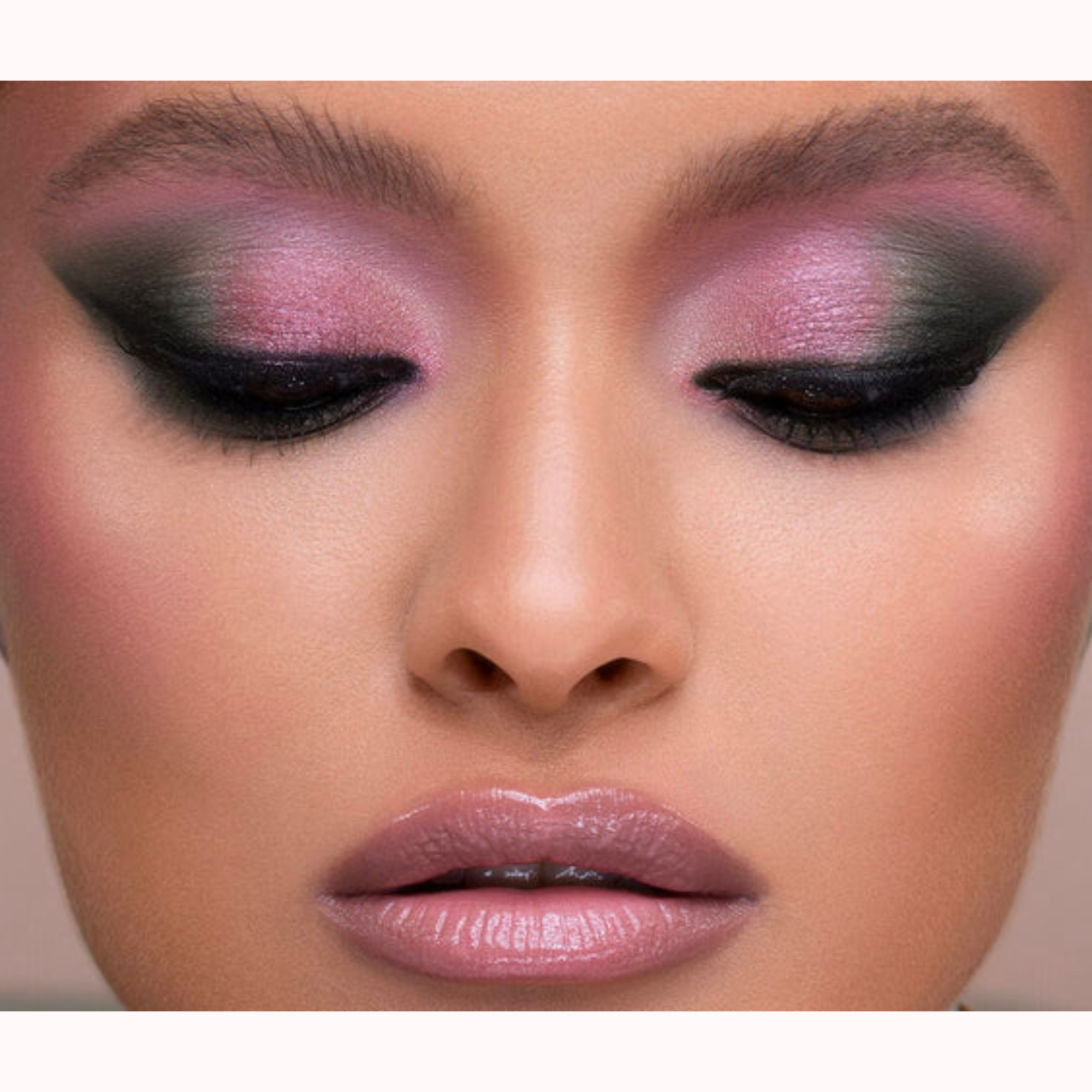 RETRO GLAM EYESHADOW PALETTE