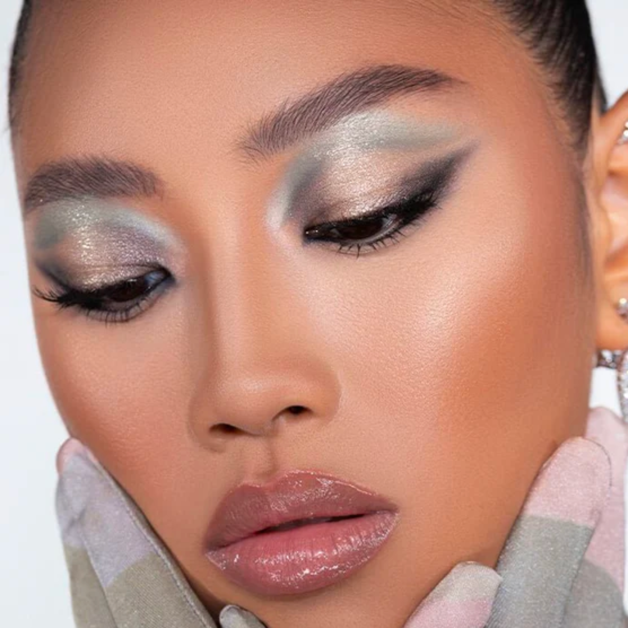 RETRO GLAM EYESHADOW PALETTE