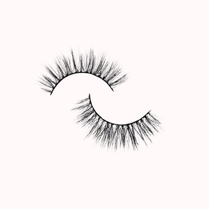 KISS ME  (silk lashes)