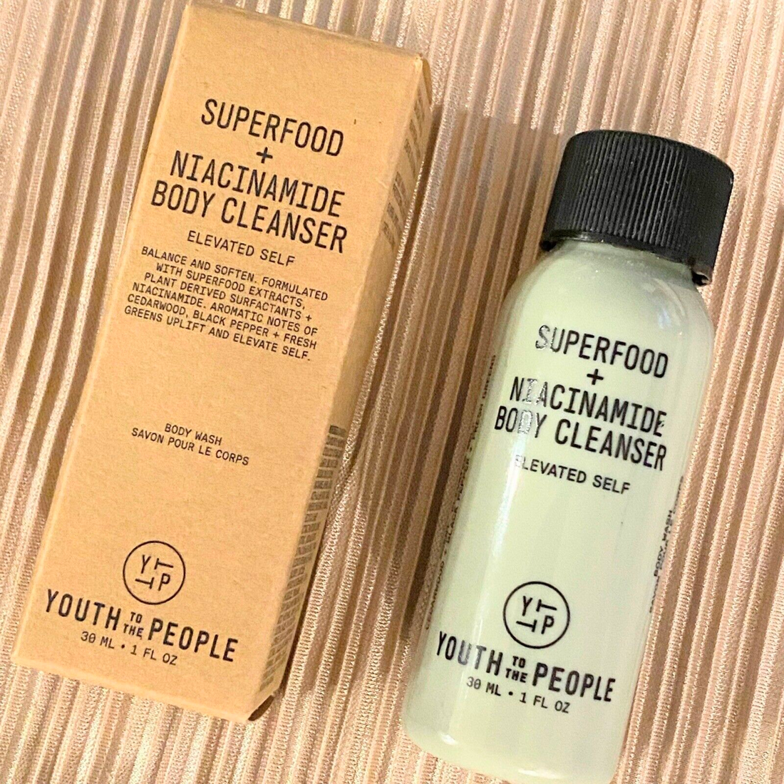 Superfood + Niacinamide Body Cleanser With Antioxidants Hyaluronic Acid