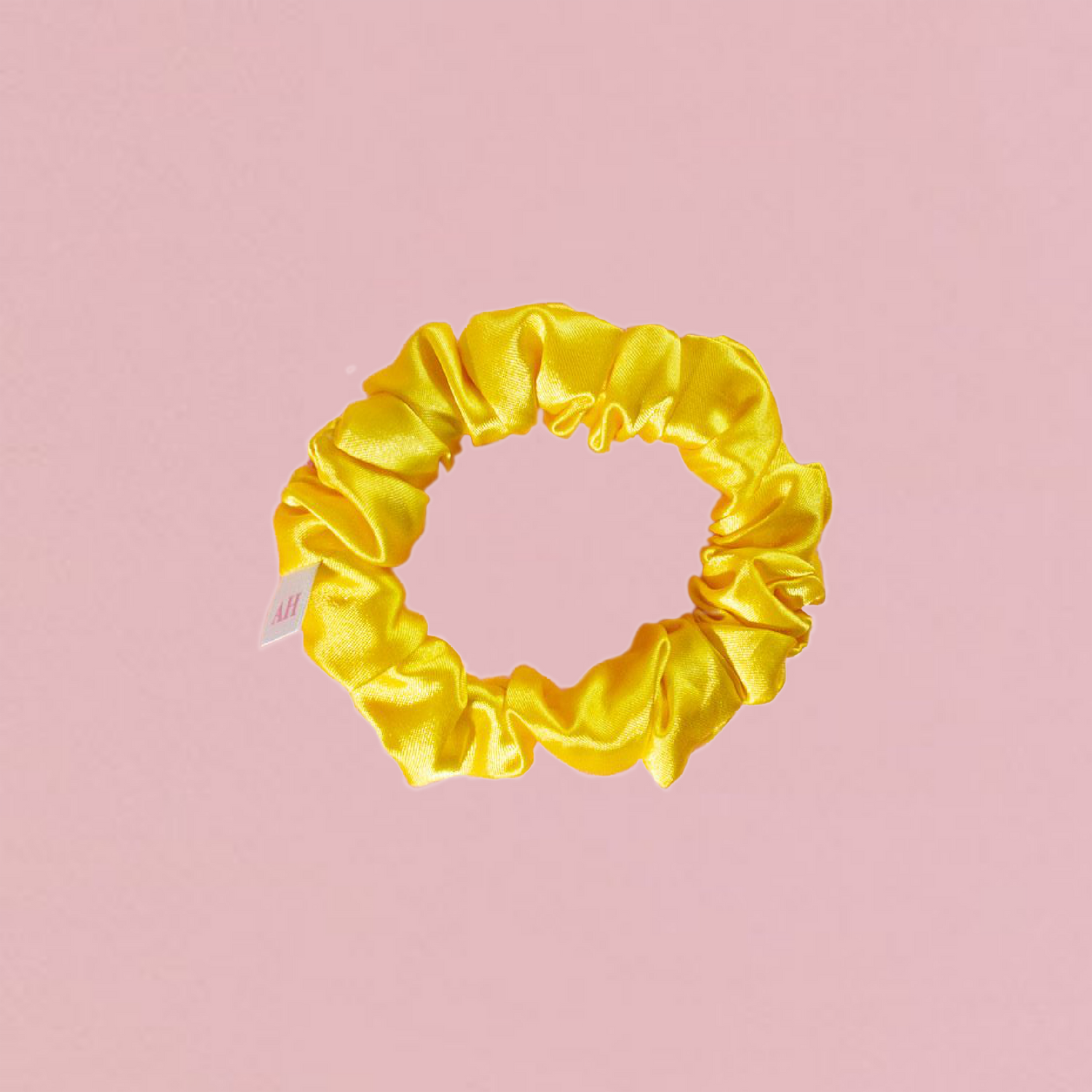 EVERYDAY SATIN SCRUNCHIE MEDIUM