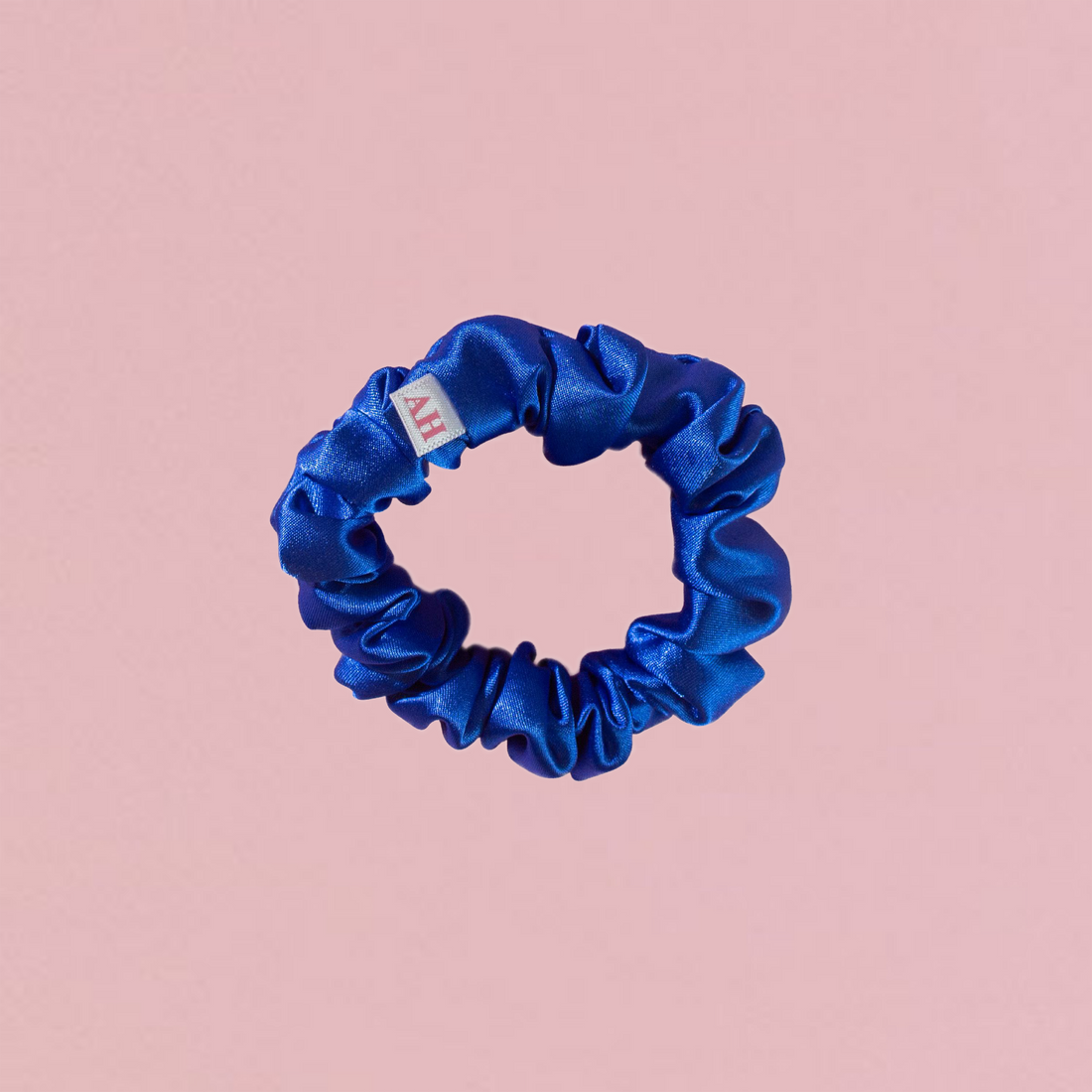 EVERYDAY SATIN SCRUNCHIE MEDIUM